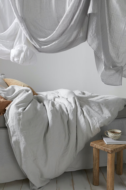 H&M King Linen Duvet Set on a large bed with a canopy as part of Home Network Last Minute Gifts