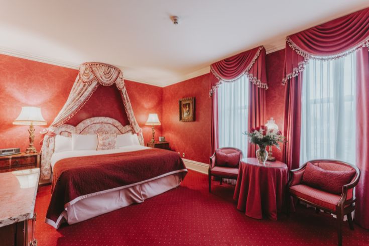 Superior room of the Prince of Wales Hotel