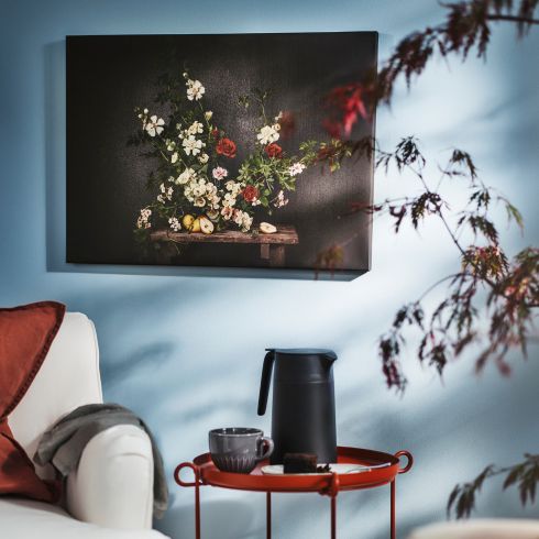 Floral painting on wall