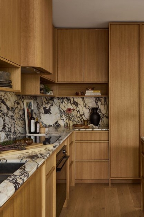 dramatic-marble-kitchen