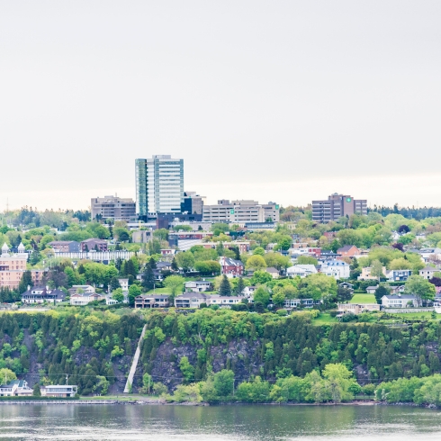 Plains of Abraham — Quebec City, QC Cityscape or skyline of Levis town from plaines d'Abraham in summer in Quebec City, Canada overlooking the Saint Lawrence river