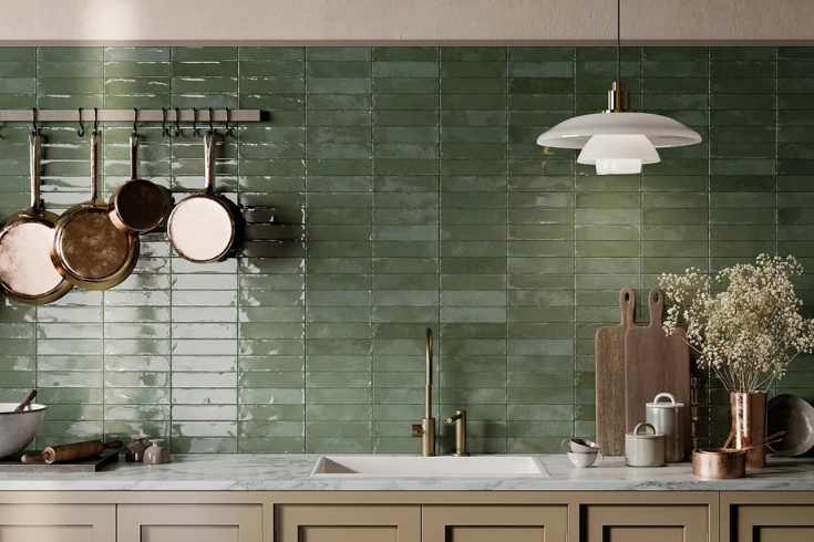 Elegant kitchen featuring glazed porcelain stoneware tiles from the Marrakech collection by Ceramica Rondine.